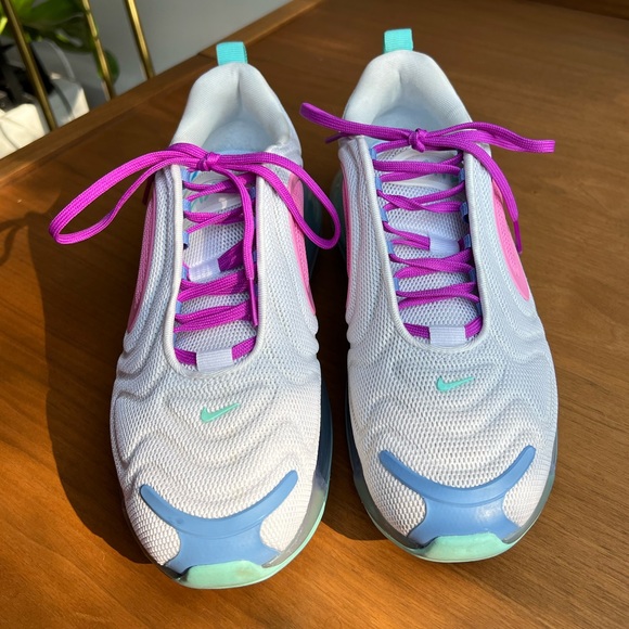 Nike Air Max 720 - Picture 2 of 5